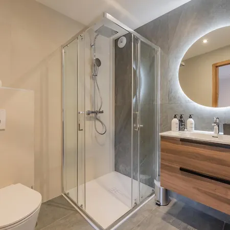 Apy - Grand Neuf Avec Terrasse, 6 En-suite , Wifi, Balcon, Etc Les Gets