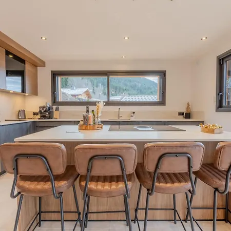 Chalet Apy - Grand Neuf Avec Terrasse, 6 En-suite , Wifi, Balcon, Etc *