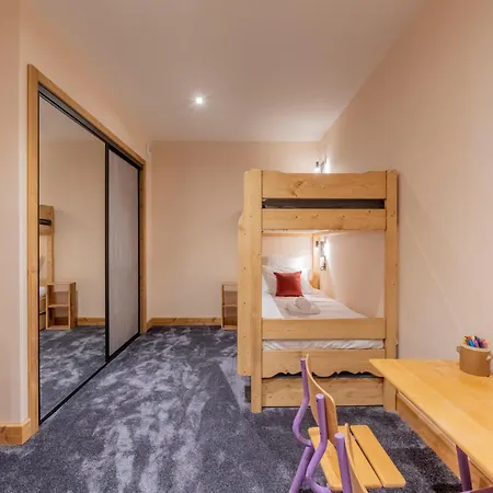 Apy - Grand Neuf Avec Terrasse, 6 En-suite , Wifi, Balcon, Etc *